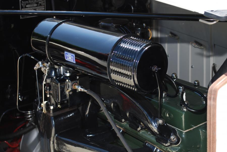  Packard Super Eight Coupe Roadster 1933 года  (фото 21 из 23)